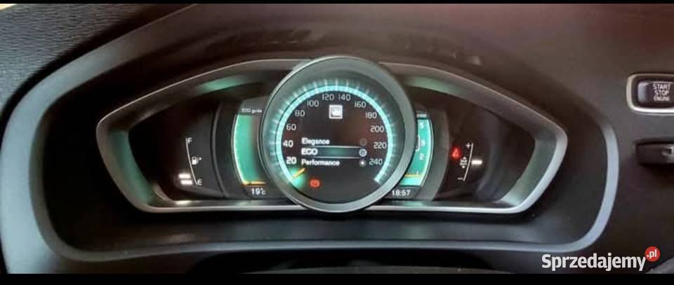 Volvo V40 D4 20 190 2014 sprzedam