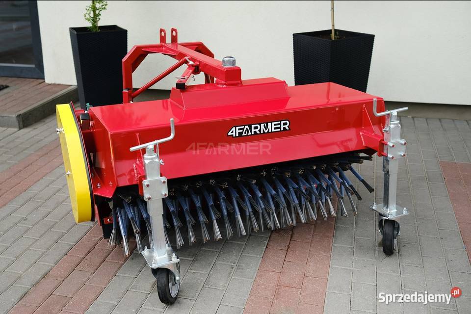 Odchwaszczarka CH1200 do traktora z koszem