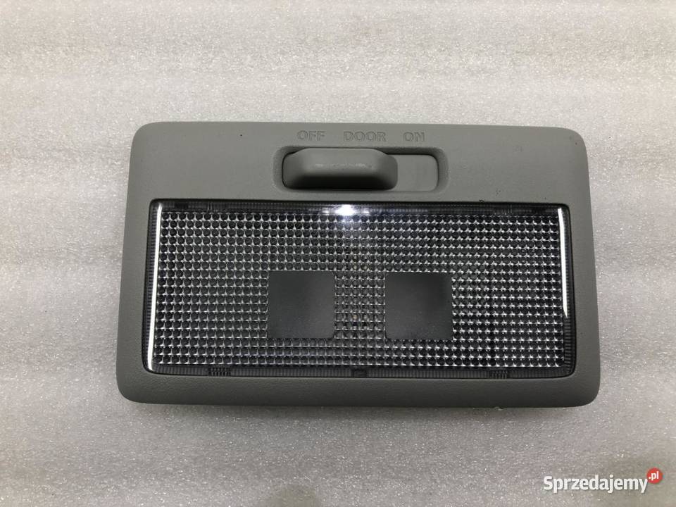 LAMPKA PODSUFITKI SUZUKI SX4 Oświetlenie kabiny sprzedam
