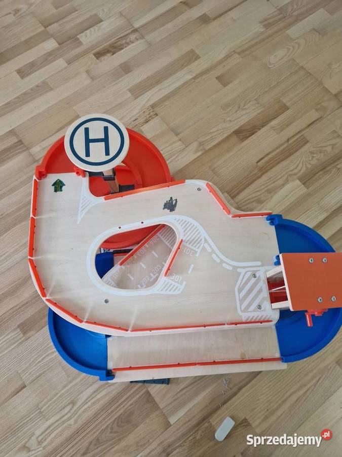 Parking drewniany duży 4 piętra z windą Bydgoszcz