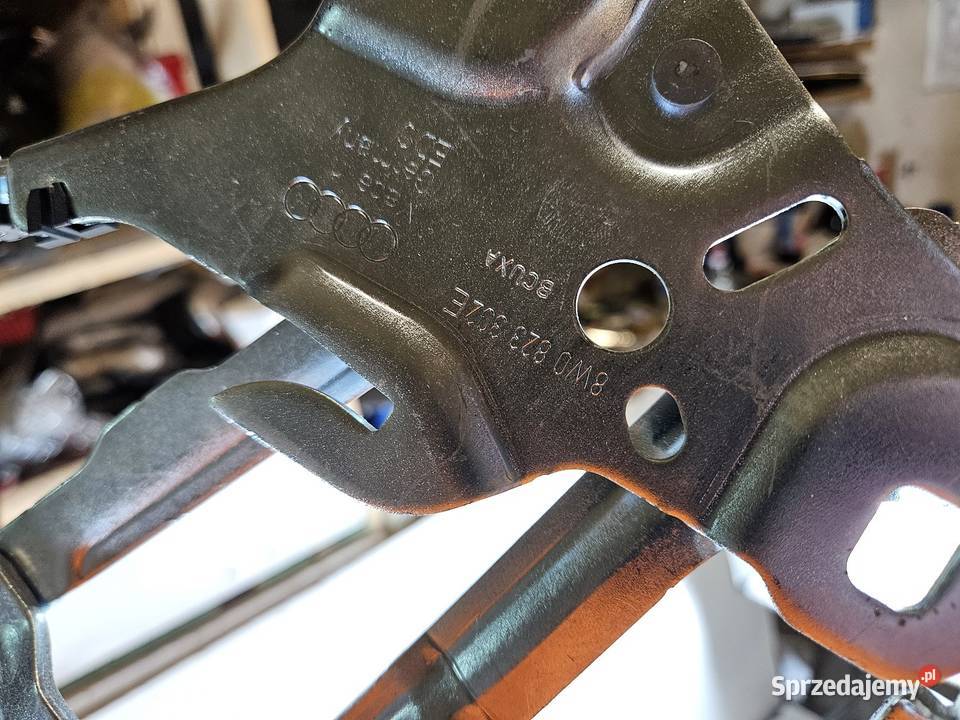 AUDI A4 B9 8W0 ZAWIAS MASKI PRAWY PRZÓD