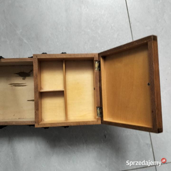 Drewniana skrzynka na przybory do szycia Vintage Miejsce Piastowe