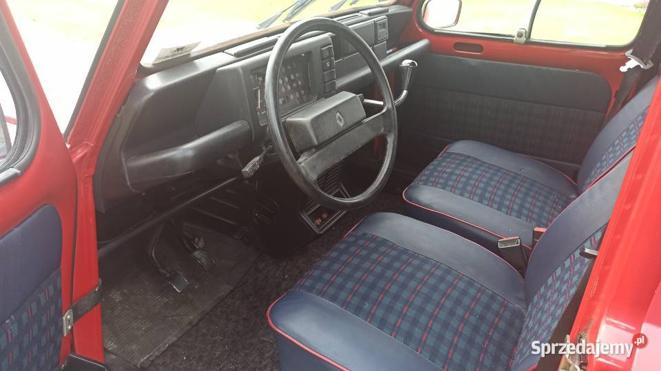 Renault 4 klasyk Youngtimer Góra Kalwaria