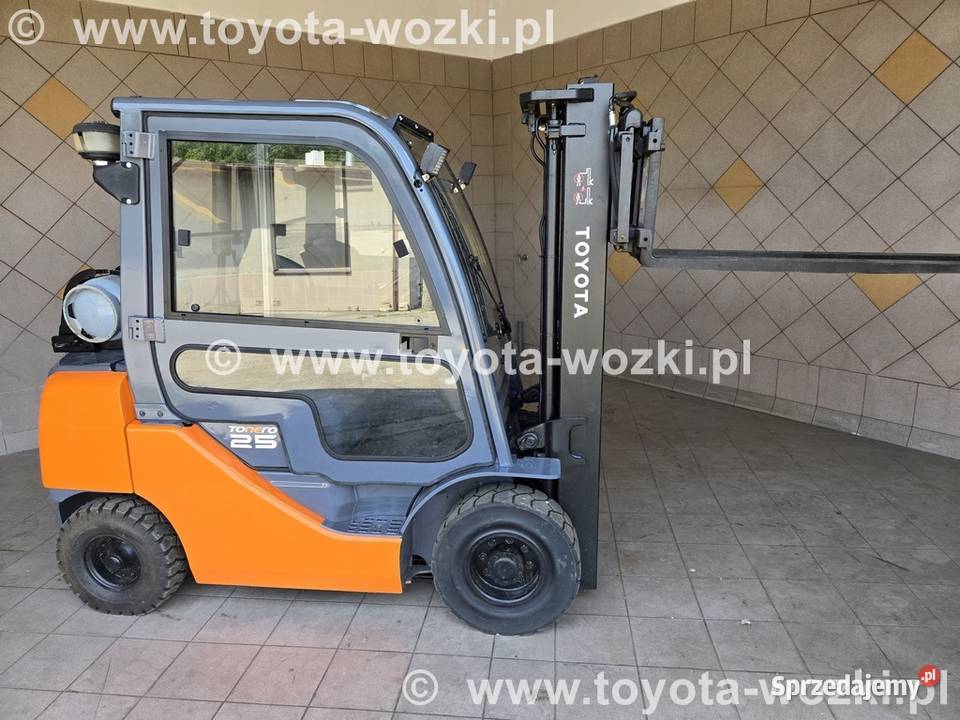 Wózek Widłowy TOYOTA 8FG25 Kabina wolny skok kabina Wózki widłowe Mysłowice