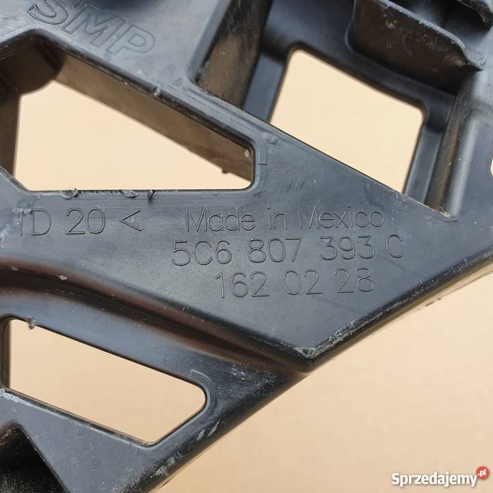 VW JETTA VI ŚLIZG ZDERZAK PRAWY PRZÓD 5C6807393C Karoseria Bieleń