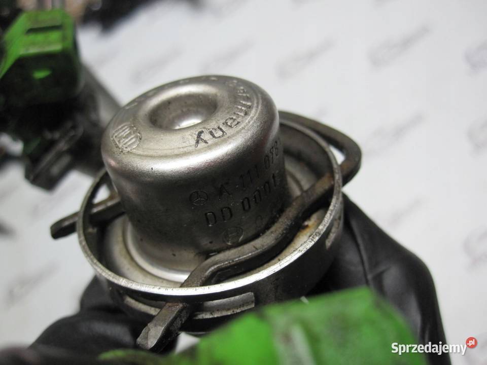 MERCEDES E 18 271941 163 03r listwa wtryskowa