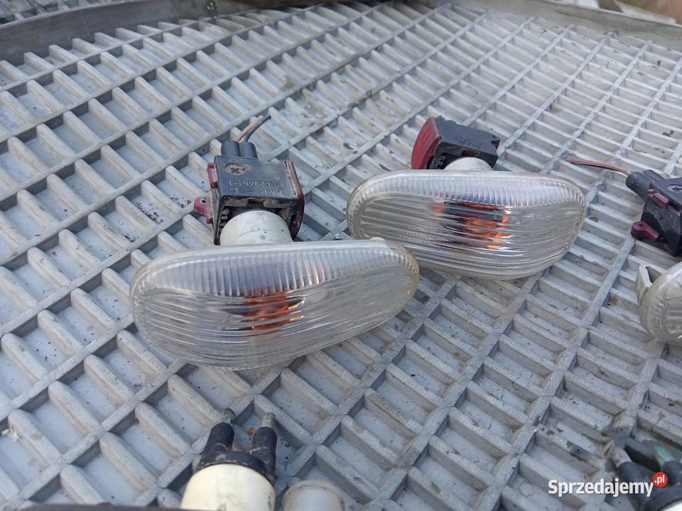 Saab 93 95 900 9000 kierunkowskazy boczne podkarpackie Stalowa Wola