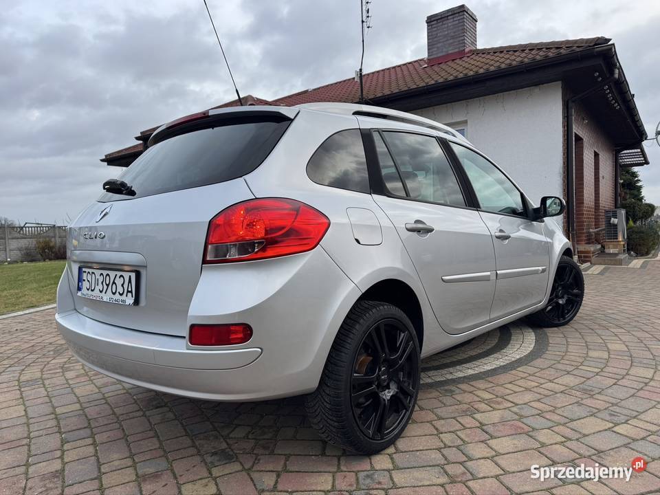 Renault Clio 2010 kombi 12 benzyna 101 isofix Drezdenko