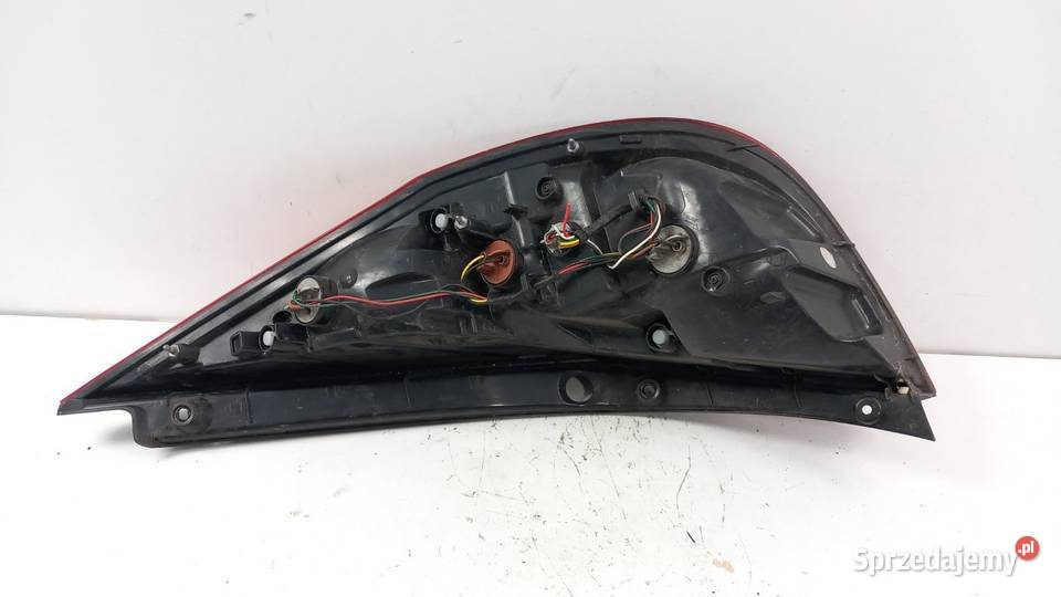 HYUNDAI I30 I HB LAMPA TYŁ LEWA osobowe Światła stop Zbierkowo