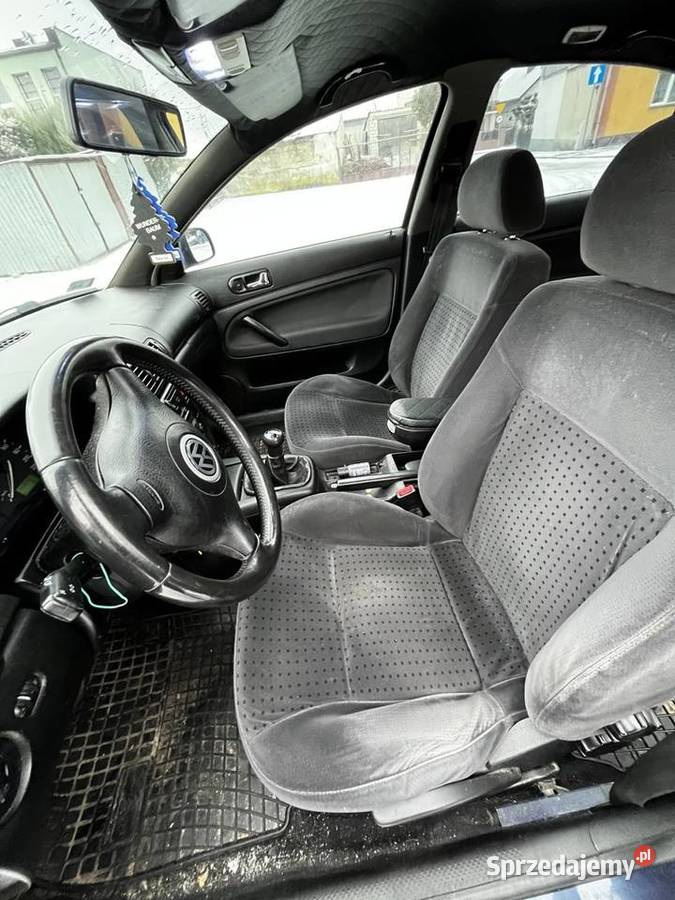 syndyk sprzeda VW Passat z hakiem Passat sprzedam