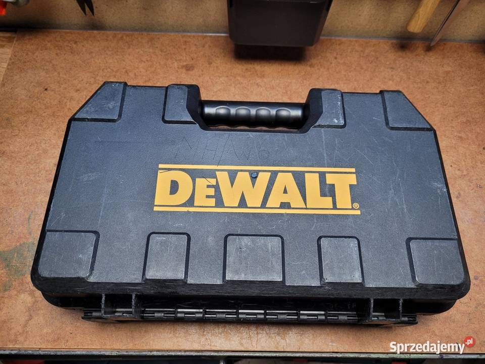 Walizka Dewalt Piotrków Trybunalski