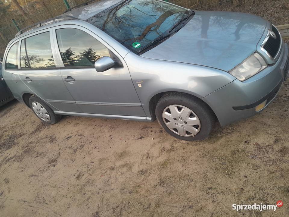 Skoda Fabia 14 benzyna 90 2002r Kombi z de klima nieuszkodzony Wronki