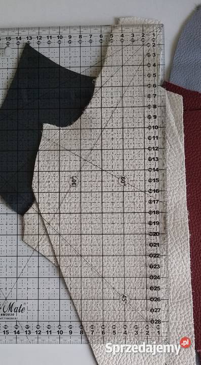 Skóra 400 g Licowa Włoska średnie i małe kawałki pomorskie Gdańsk