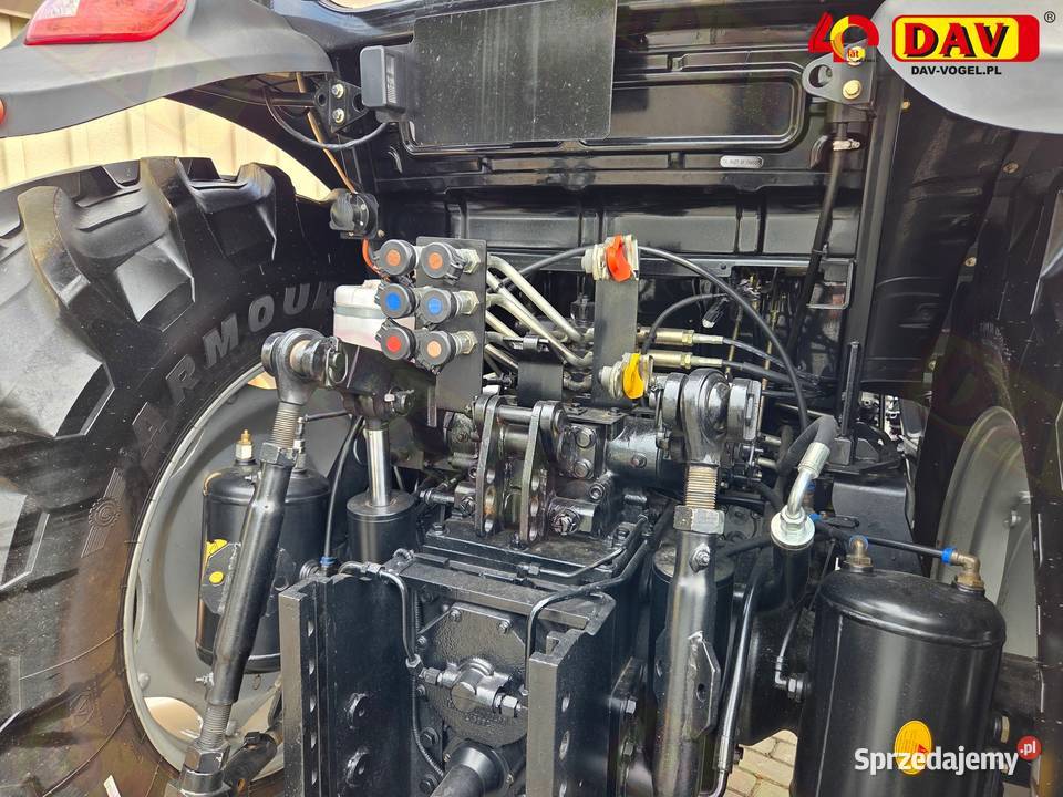 Ciągnik rolniczy 117130 LOVOL M1104 Premium Opole