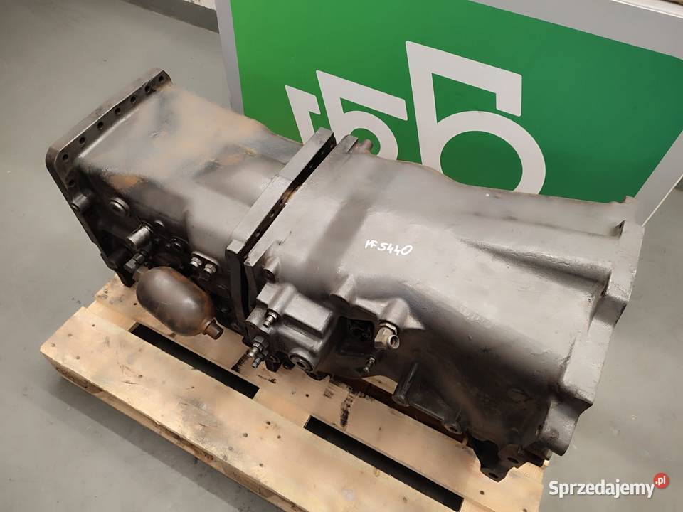 Obudowa skrzyni biegów 1352B1 4302981H1 COR