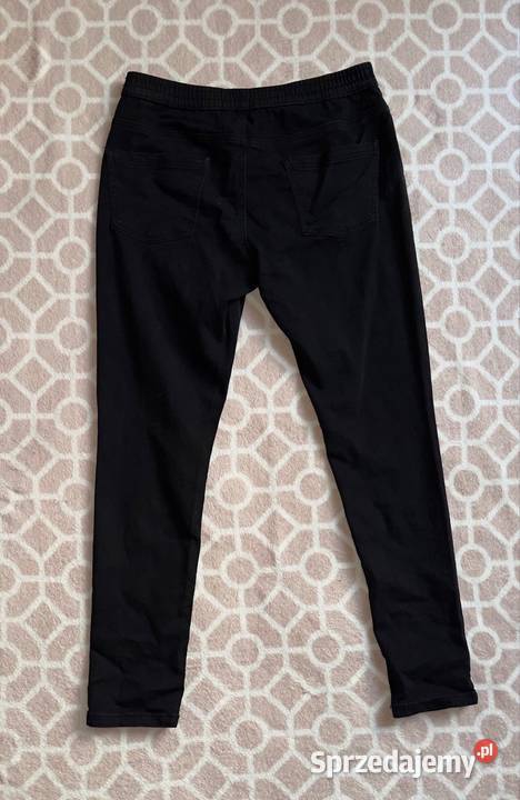 Czarne spodnie z gumką w pasie bawełna poliester Grudziądz