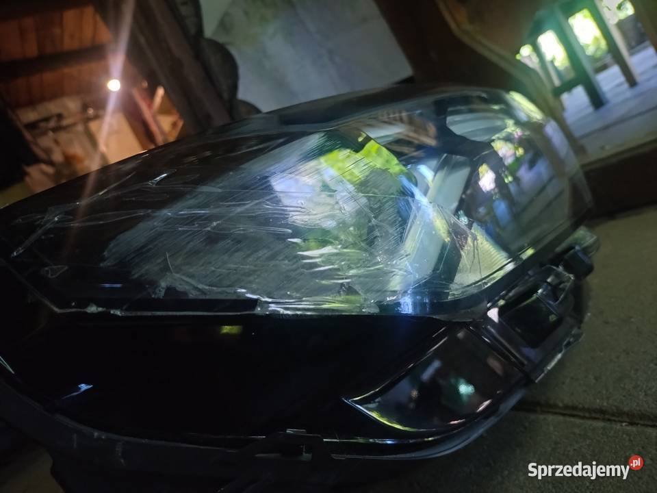 Lampa przednia Dacia Sandero lll prawe Poznań