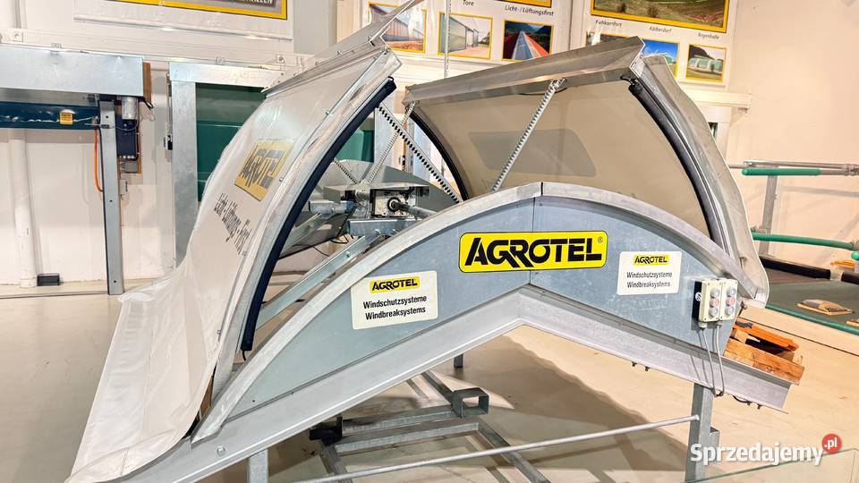 Świetlik kalenicowy do obory Agrotel wentylacja