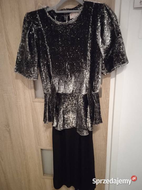 Sukienka na Sylwestra z dodatkami