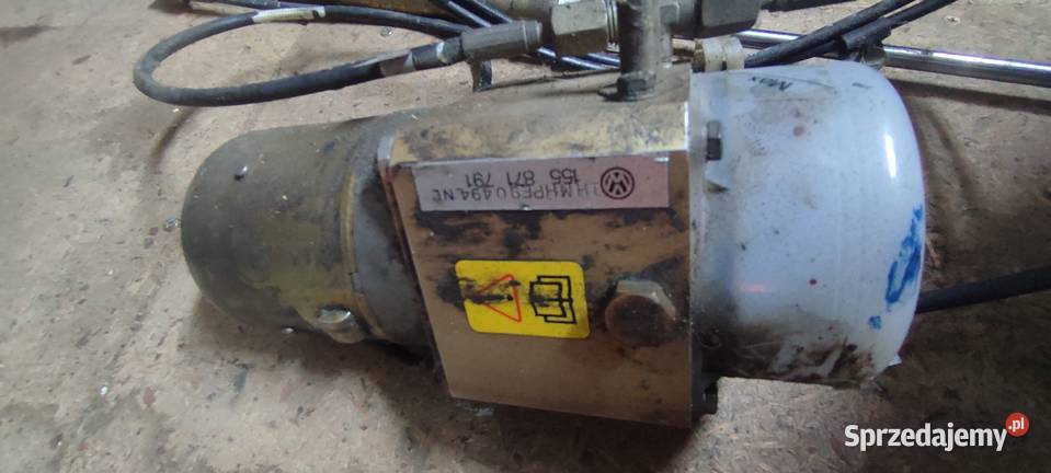 vw golf i 1 cabrio kabrio oryginalna pompa osobowe dolnośląskie Trzebnica