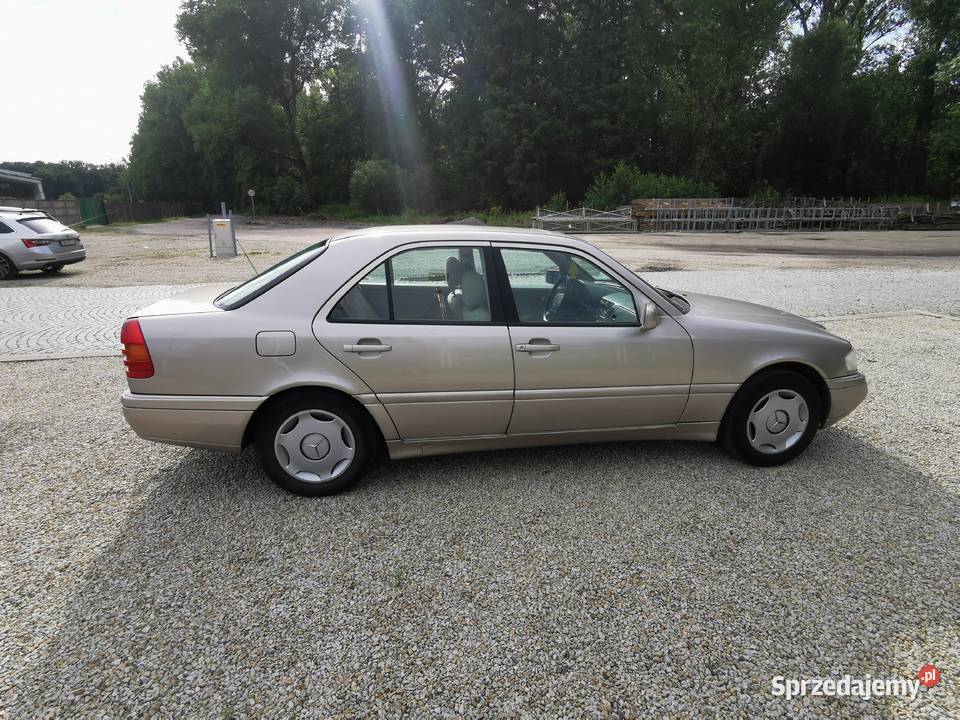 Mercedes W202 C200 Klasyka gatunku LPG Automat Nysa