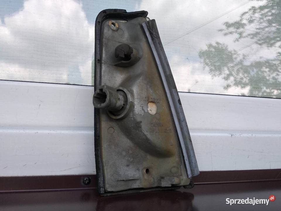 Nissan Micra K10 lampa pozycyjna postojowa lewa Sieradz