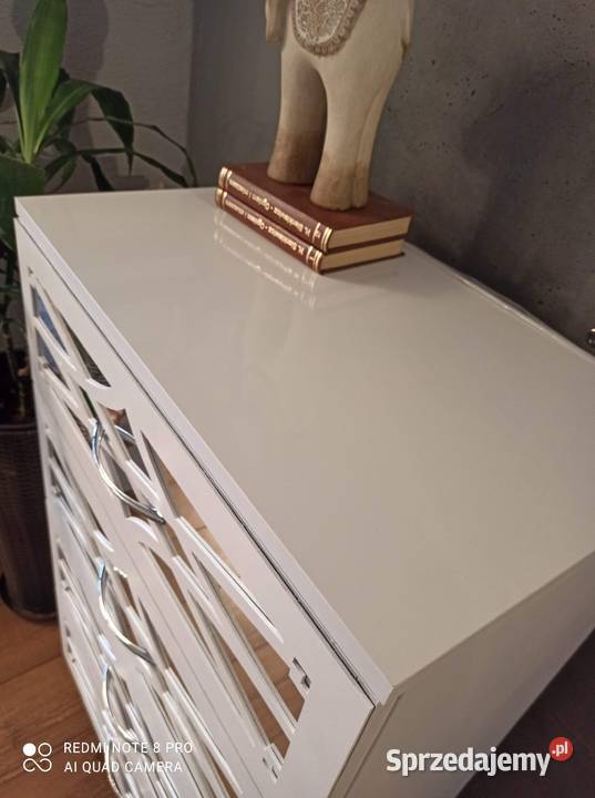 komoda 4 szuflady bialaczarna lustra nogi chrom Nowy Sącz