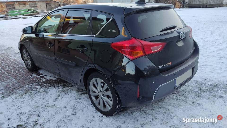 toyota auris 18 hybrid bogata wersja selection kupiony w Polsce