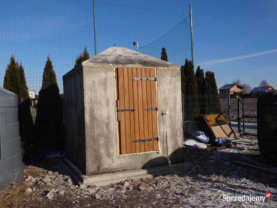 śmietnik betonowy altanka ogrodowa domek na Wierzbica