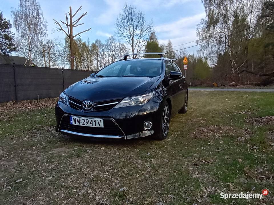 TOYOTA AURIS Combi Stojadła