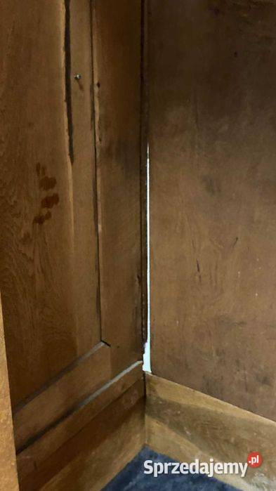 Stara rzeźbiona szafa dwudrzwiowa z litego Szafy i garderoby Gryfice sprzedam