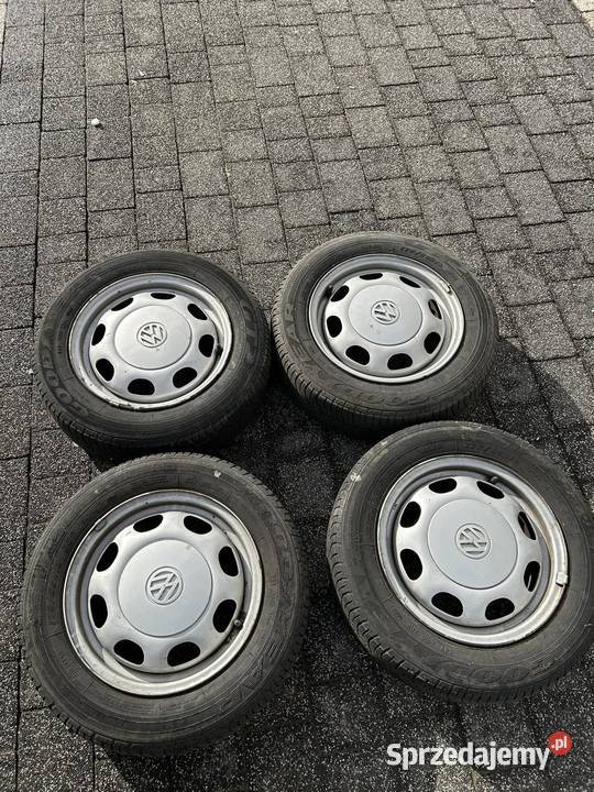 Komplet czterech felg stalowych 14 z kapslami vw