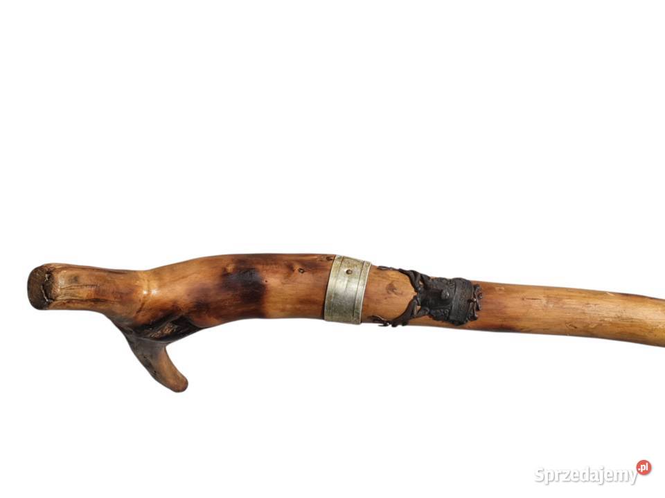 Stara piękna drewniana laska ręcznie rzeźbiona