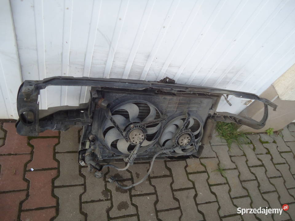 VW GOLF IV MASKA ZDERZAK GRILL PAS PRZEDNI