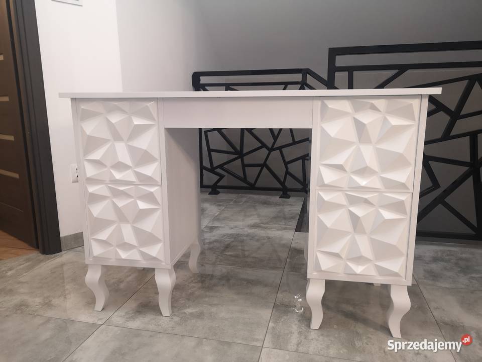 Stolik kosmetyczny biurko do manicure montaż Gowidlino