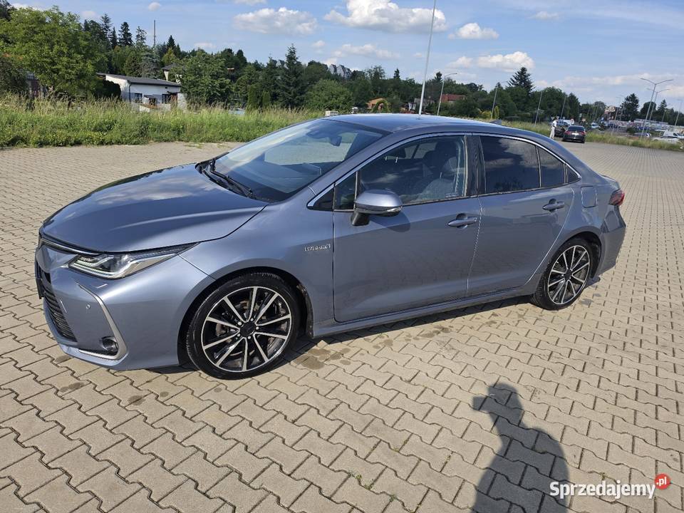 Toyota Corolla 18hybryda 1walsciciel FV23 Rok produkcji 2020