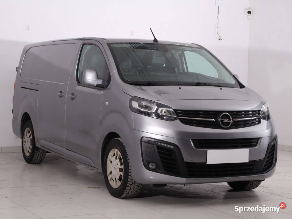 Opel Vivaro 20 CDTI skórzana tapicerka Vivaro Piaseczno