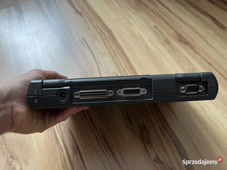 Zabytkowy laptop Compaq Contura Aero 425 Brzana