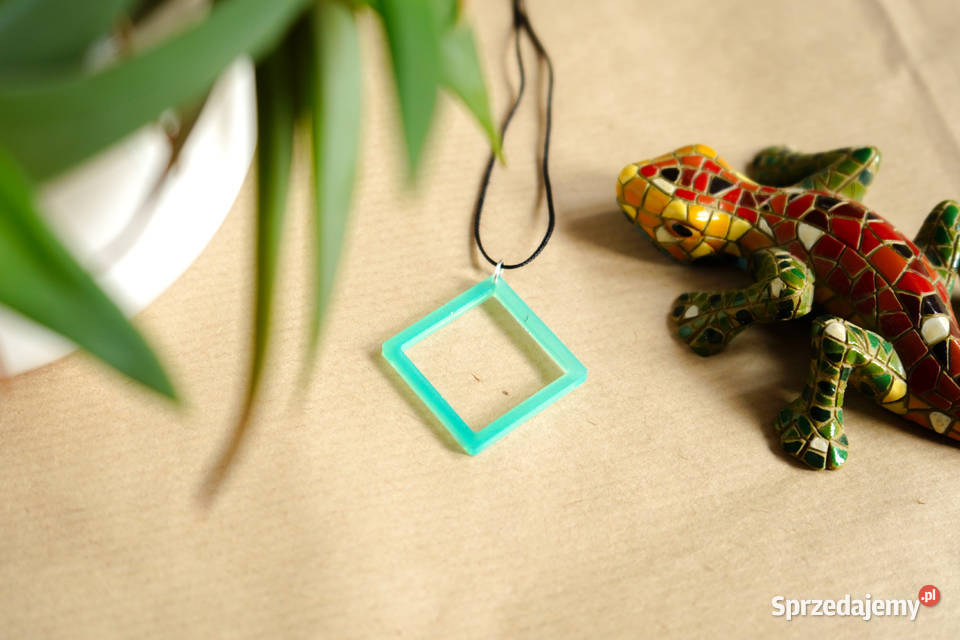 Turkusowy kwadratowy wisiorek świecący w Warszawa