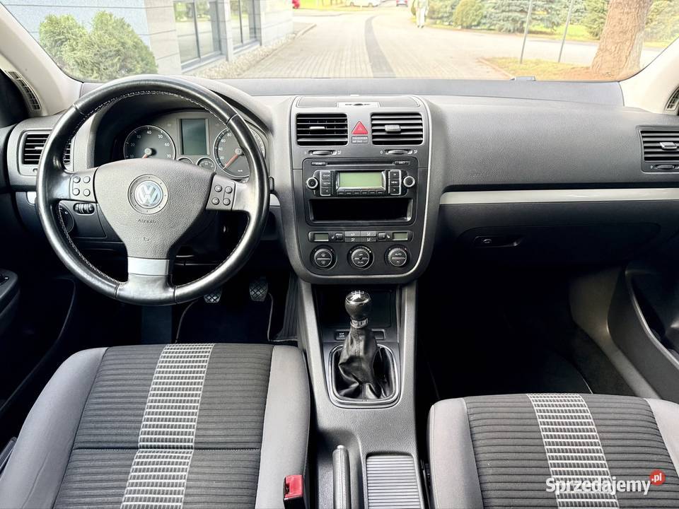 Volkswagen Golf V UNITED 2008 14 MPi Benzyna Rok produkcji 2008 Golf Jasło