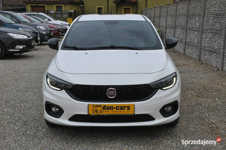 Fiat Tipo 14 95 hatchback Black Edition LED