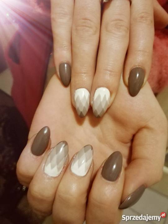 Manicure hybrydowy przedłużanie paznokci