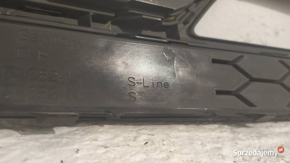 Kratka Audi A5 SLine w zderzak pod halogen Piastów
