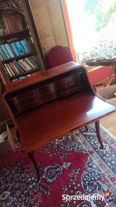 Sekretarzyk Intarsje Okucia Politura Zaokrąglone