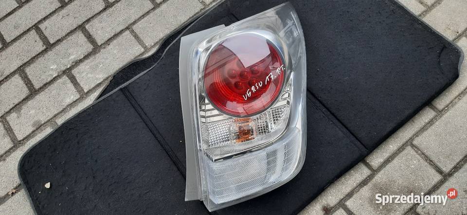 TOYOTA VERSO LIFT LAMPA PRAWY TYŁ 815500F13000 Kościerzyna