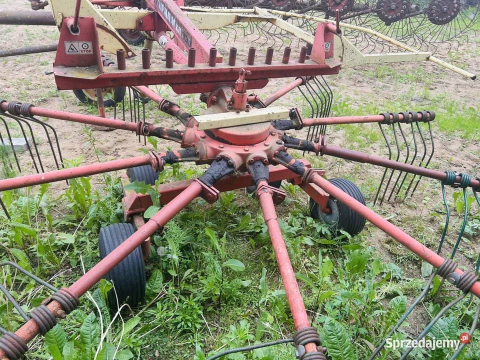 Zgrabiarka karuzelowa UNIFARM nieuszkodzony Zgrabiarki i przetrząsacze Makomazy
