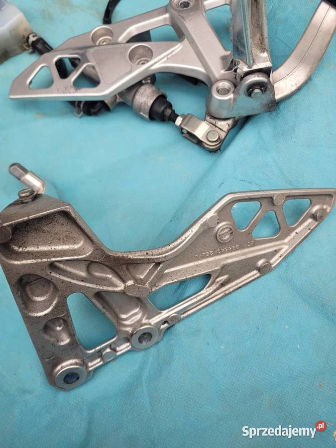 SUZUKI GSX 8 R 2023 SET PODNÓŻEK PASAŻERA SETY Nowy Tomyśl