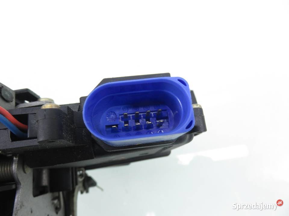 ZAMEK LEWY TYLNY VW PHAETON 3D4839015