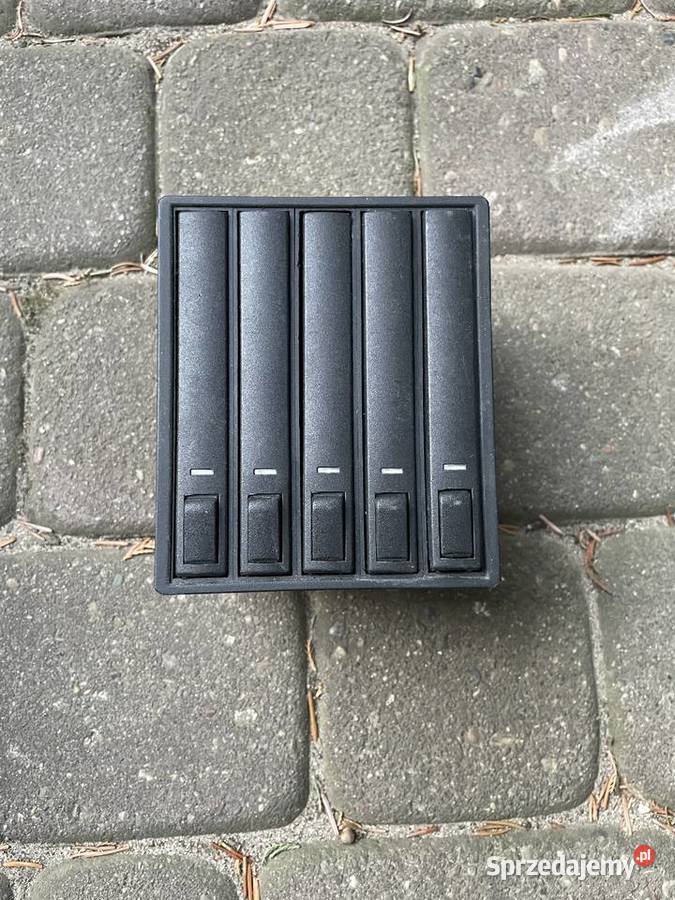 Schowek kaset Bmw osobowe sprzedam