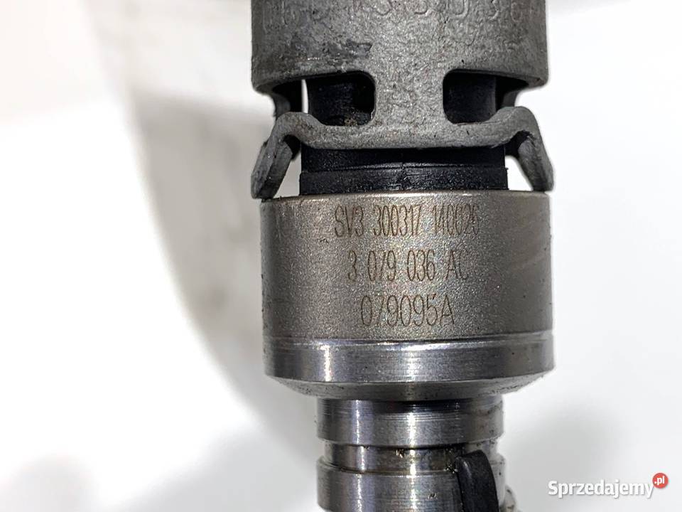 LISTWA WTRYSKOWA Z WTRYSKAMI AUDI A6 C7 079095A